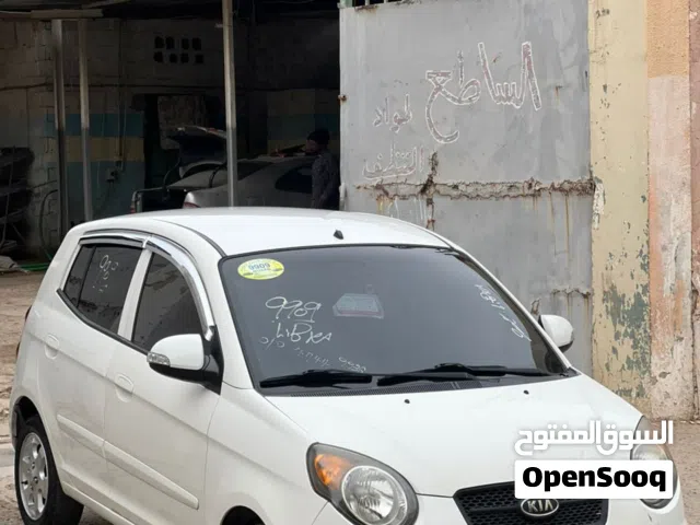 كيا مورنيق 2009