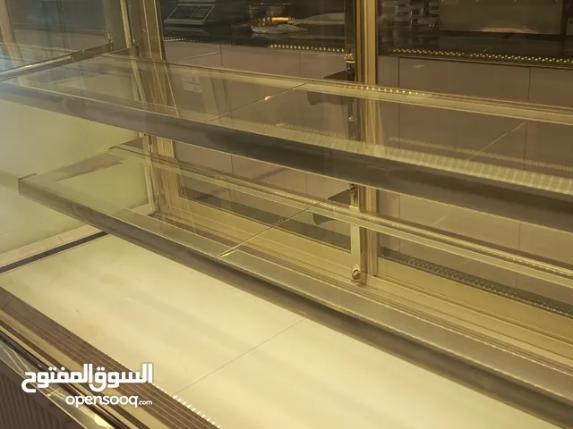 براد حلويات عدد 2 جديد بحالة الوكالة مستعمل لمدة شهر سعر البرادين 1500دينار