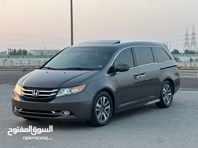 Honda odyssey 2015 gcc first owner no accident super clean car