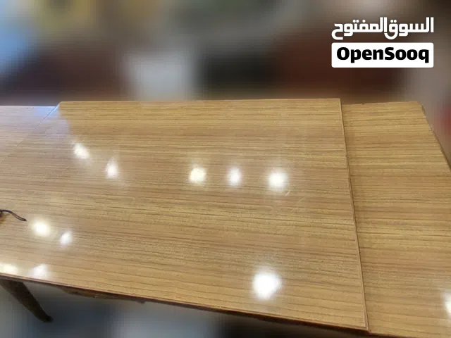 طاولة طعام خشبية مميزة وقابلة للتوسيع (بحالة جيدة جداً) مع 6 كراسي خشب