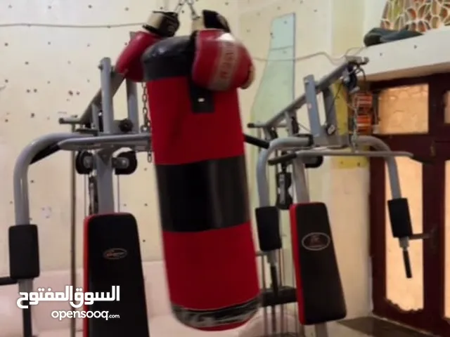 بوكس رياضي مستعمل قوي واصلي معا الكفوف حقه يشد ويخسس