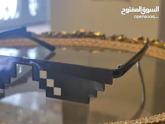 نظارة (Thug life) المشهوره، لن تجد مثلها بسهوله قريبا من هنا. (ألحق ما تلحق و بسعر زهيد)