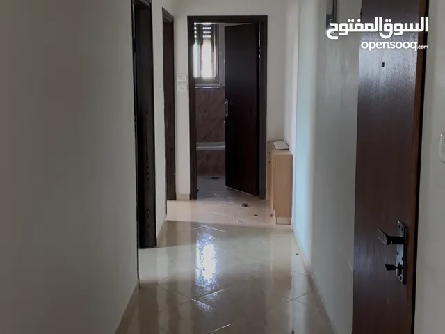 شقة للاجار البيرة شارع نابلس