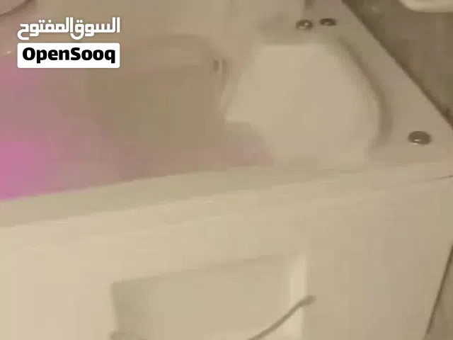 جاكوزي بحاله جيده