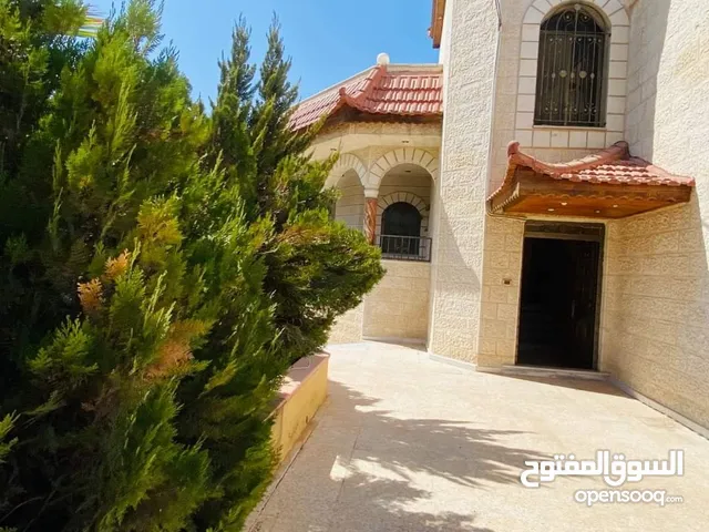 400 m2 More than 6 bedrooms Villa for Sale in Amman Alkhashafia