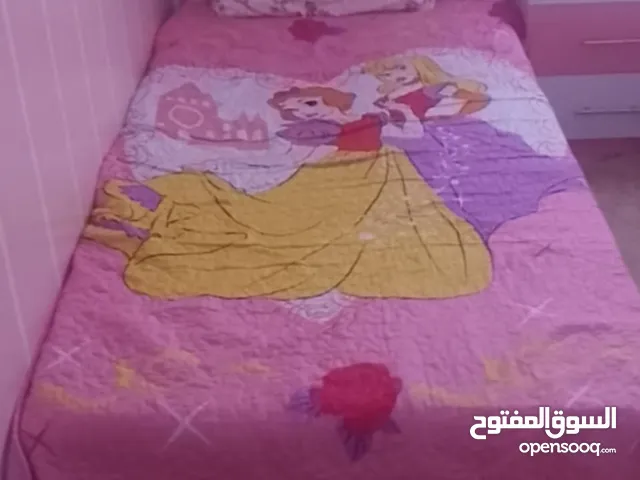غرفة نوم بنات مستعملة