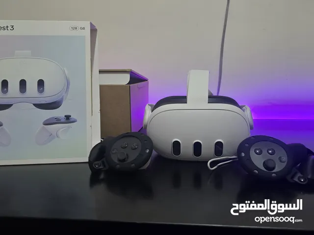 نظارة الواقع الافتراضي ميتا كويست Meta quest 3 بالكرتونة بحالة الوكالة استخدام خفيف جدا