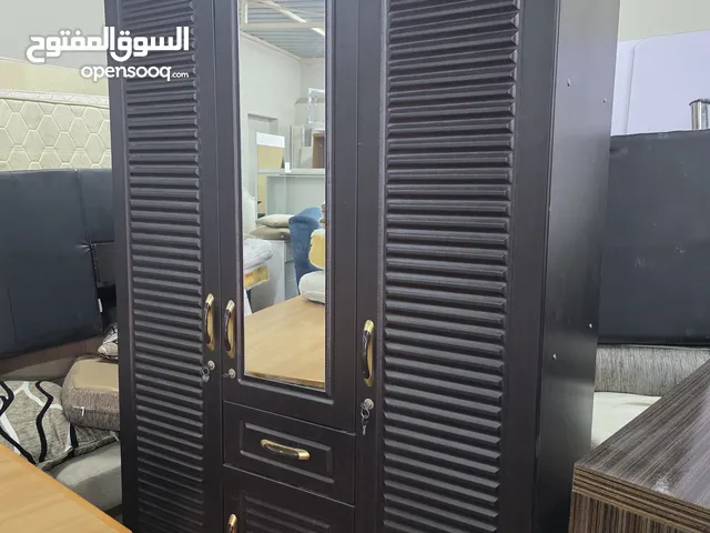 للبيع كبت يتكون من 3ابواب ومجر