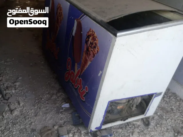 ثلاجة شغاله بحالة ممتازه بحاجة غاز فقط لانها بتعطي تبريد وتجميد خفيف