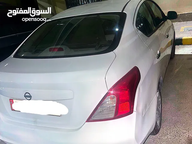 للبيع سيارة نيسان 2012