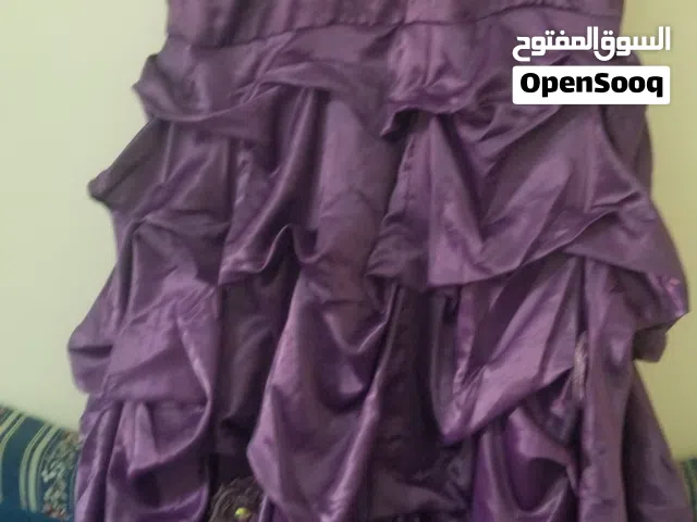 فستان سهرة بنفسجي ملكي مطرز لبسة وحدة فقط - مقاس L- صنعاء