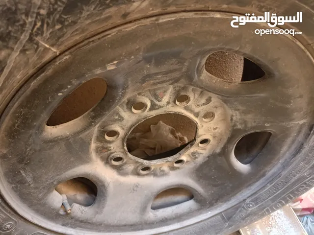 Other 16 Tyre & Rim in Al Riyadh