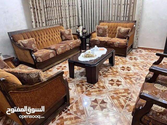 طقم كنب بحاله ممتازه