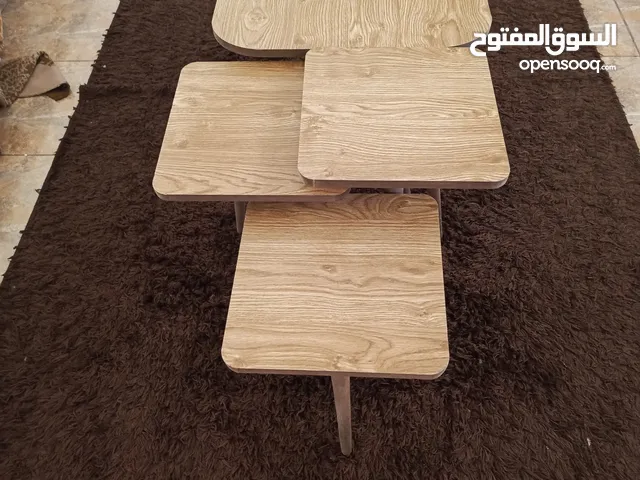 طاولات وسجاد بحاله ممتازه