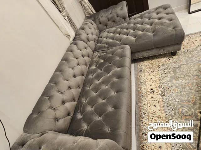 كنب كورنر حلف L للبيع من مفروشات العمر بحالة جيدة جدا