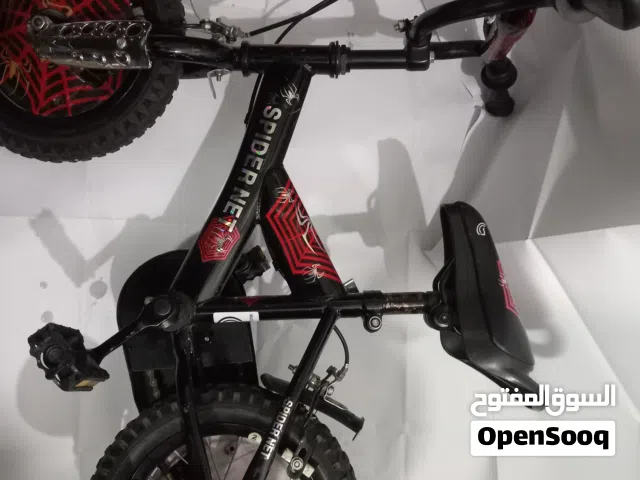 دراجة أطفال بحالة جيدة جداً، استخدمت استخداماً خفيفاً لمدة شهر واحد، مقاس 12