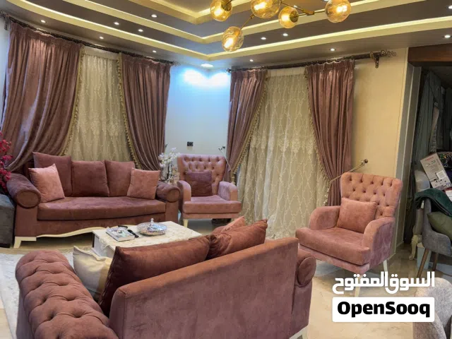 انتريه استعمال بسيط بالستائر