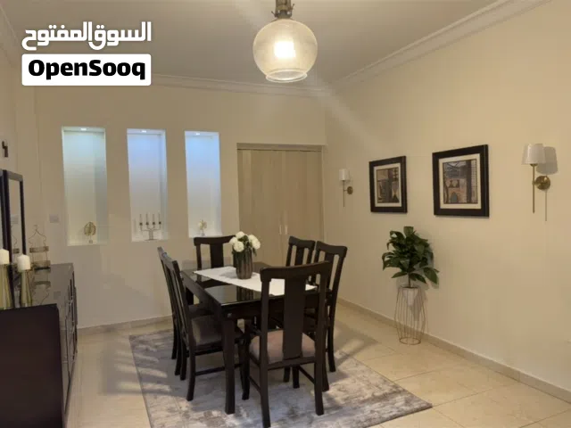 بوفية كبير مع مرايا بحالة ممتازه لون بني للبيع