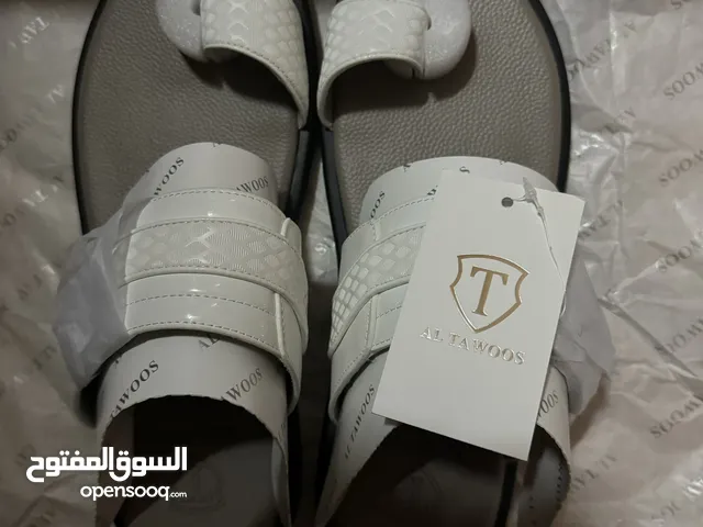 45 Slippers & Flip flops in Al Dakhiliya