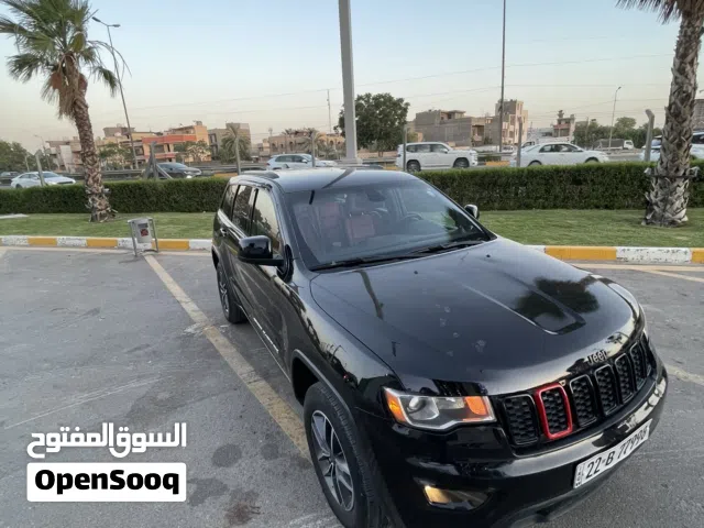 2019 جيب جراند شيروكى Laredo
