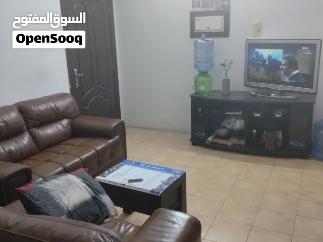 Single room with attached bathroom and sharing kitchen. Bed space or full room available