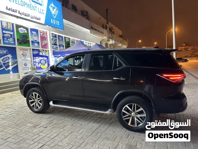 تويوتا فورتشنر 2017  رقم 1 محرك V6  خليجي