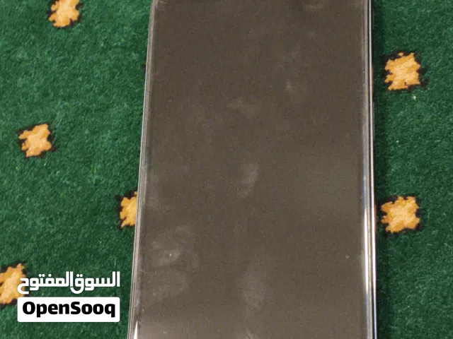 Samsung Galaxy J6 نظيف جدا