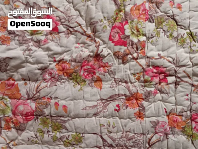 لحاف قطن كبير بحاله ممتازه