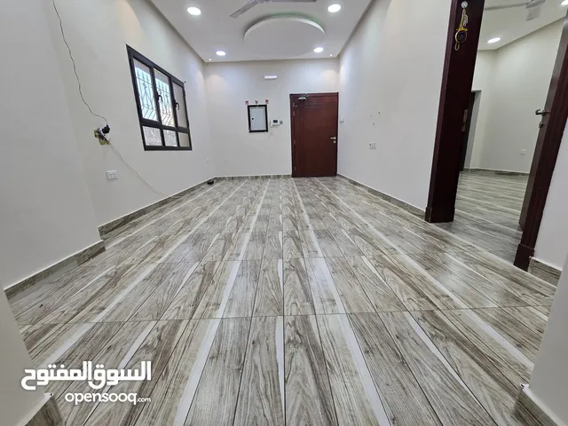 شقه للايجار طابق ارضي في الشاخوره