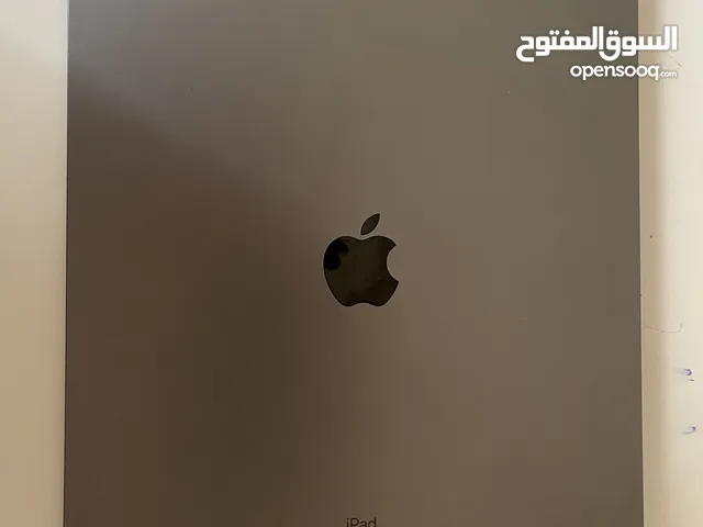 Apple iPad pro 5 128 GB in Aden