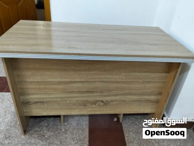 ميز مكتبي مستعمل