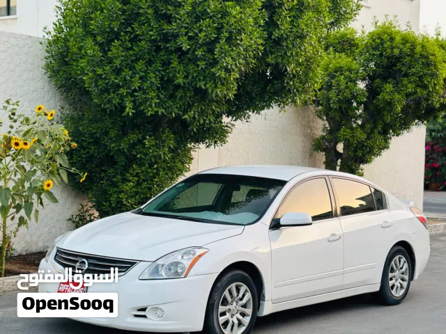 2012 Nissan Altima Standard