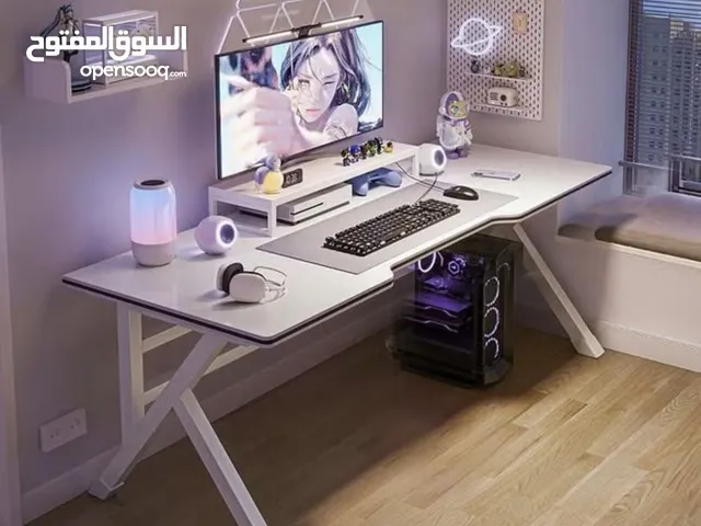 طاولة جيمنج اشكال والوان مختلفه