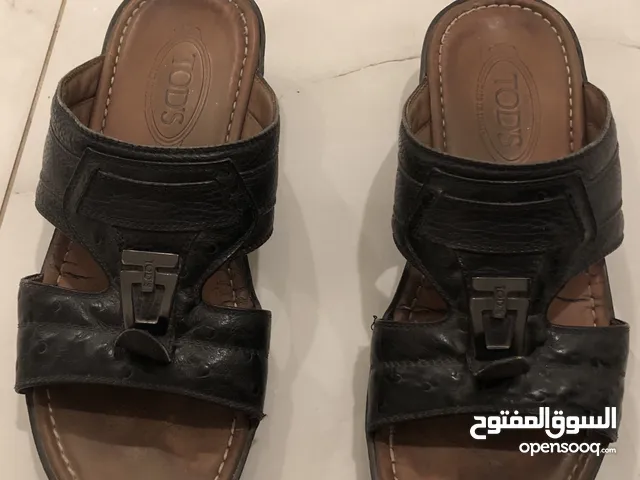 ‏للبيع ‏أحذية للرجال مستخدمة 2 ‏جدا ممتازة جدا مريحة  ‏في خدمة توصيل ‏لكل مناطق الكويت ‏إيطاليا