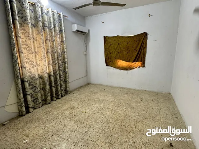 200m2 5 Bedrooms Townhouse for Rent in Basra Abu Al-Khaseeb