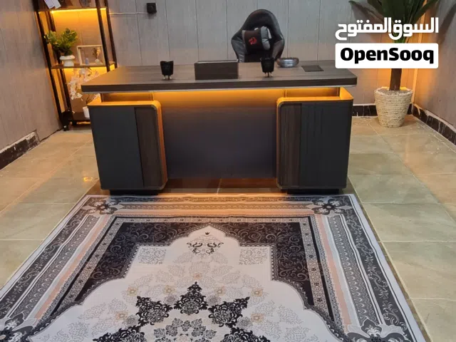 مكتب متكامل وجاهز