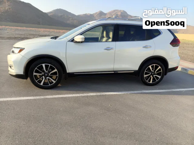 للبيع نيسان روج ابيض داخل بيج sl فل ابشن 2020