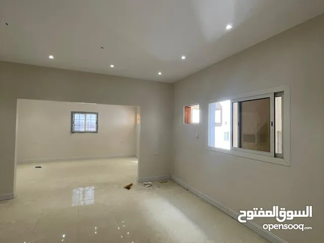 180 m2 5 Bedrooms Apartments for Rent in Al Madinah Shuran