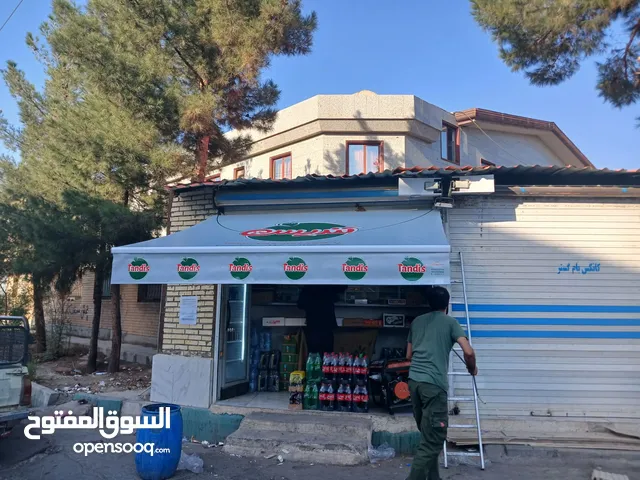 مظلات اعلانية وبيئية للمحلات والمتاجر