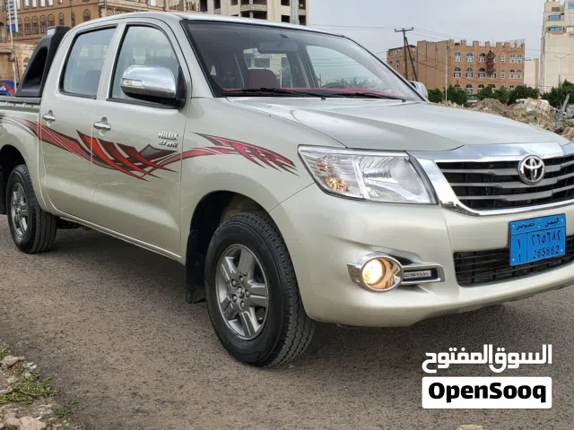 2014 تويوتا هيلوكس GLX