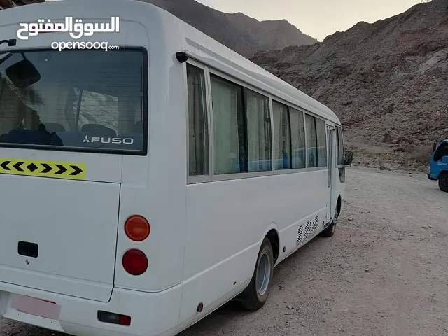 باص مشتبيشي مطلع من وكاله جديد مديل 2024 ونضيف عقد مدرسة العامرات العقد500ريال شهري