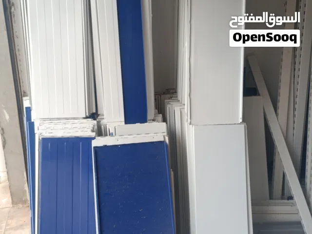 سكفالي حائطي وجزيرة