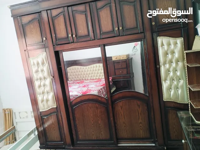 غرفه نوم بحالة ممتازة مع اضافات تفصيل وليس تجاري بسعر لقطه بسبب السفر