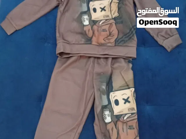 ملابس نوم (هودي وبيجما) عمر 6-7 سنوات  السعر 8 ريال قابل للتفاوض