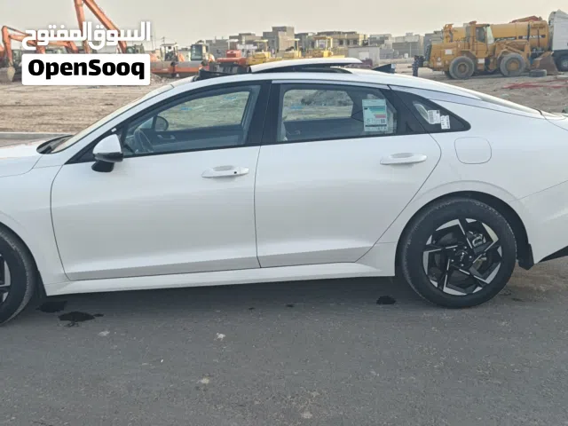 2025 كيا K5 EX