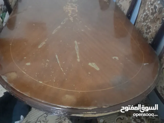 كولر وثلاجه وطاوله سفره للبيع ادفع بحق الله وشيل تواصل واتس