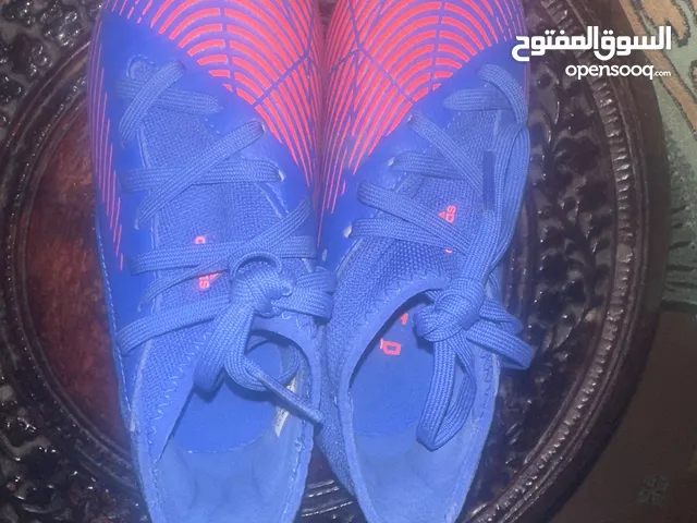 حذاء رياضي اصلي جديد