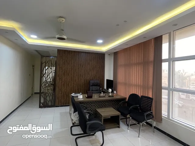 مكاتب للايجار دور كامل على البحر خور مكسر