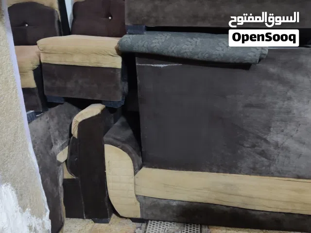 اثاث قنفات اللون جوزي مستعمل ..منزلي او يصلح لكوفي تقريبا 10 او 8 قطع