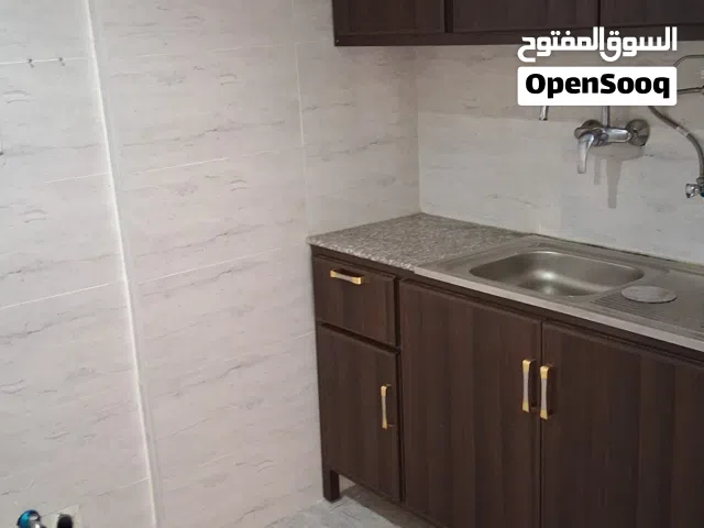 شقة للايجار حولى قطعه 2 شارع 37 خلف مستوصف حولى الغربى على الداير الثالث مباشرة مقابل القادسيه